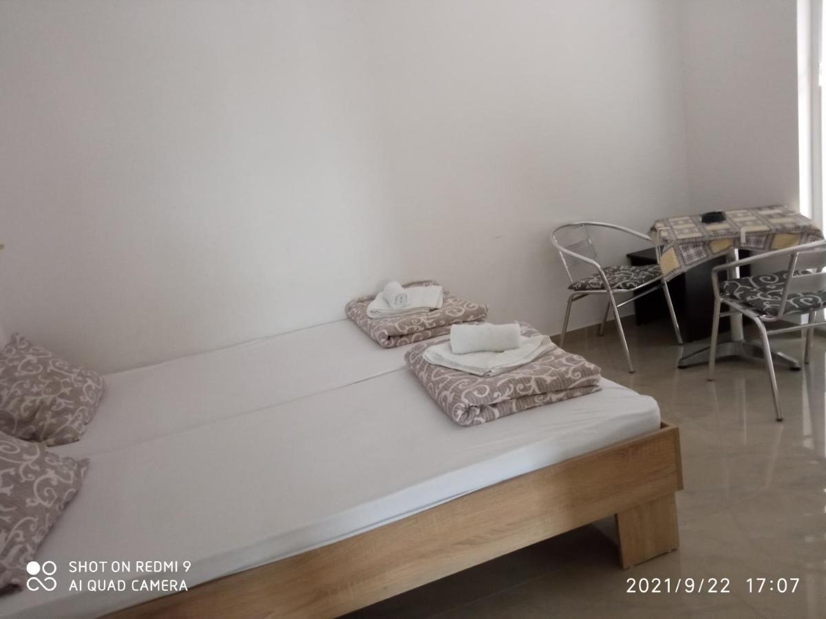 Smestaj Lux Apartment Veliko Gradiste Bagian luar foto