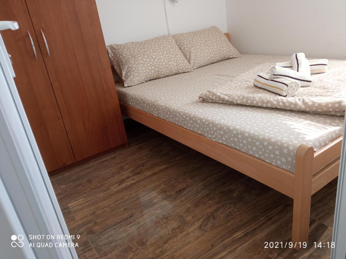 Smestaj Lux Apartment Veliko Gradiste Bagian luar foto